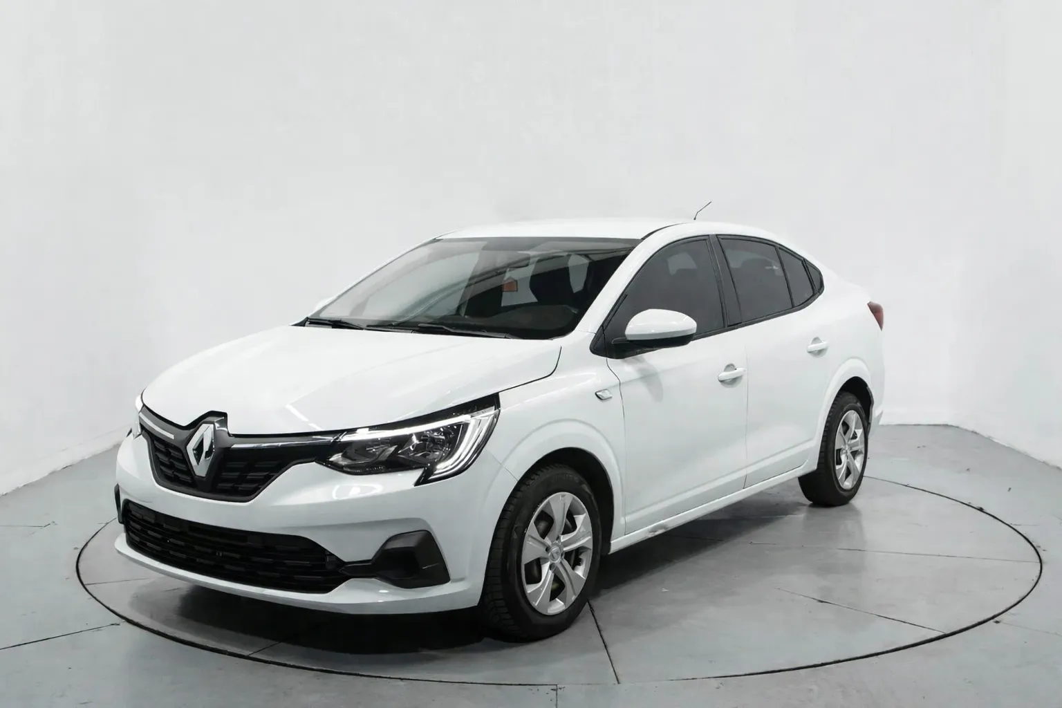 Otomatik ve çift pedallı Renault Taliant eğitim aracı Ehliyetim var ama araç kullanamıyorum birebir direksiyon eğitimi
